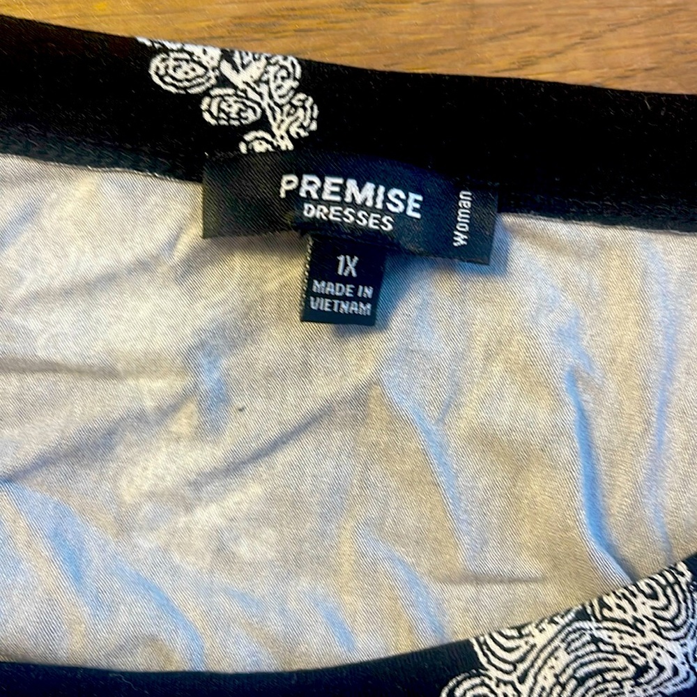 Premise black and white dress xl